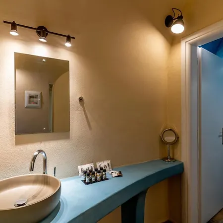 Alma Libre Fira (Santorini)