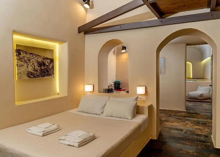 Alma Libre Daire Fira (Santorini)